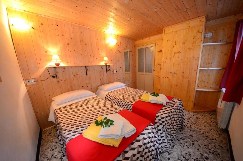 הוילה Piozzano Agriturismo Agronauta מראה חיצוני תמונה